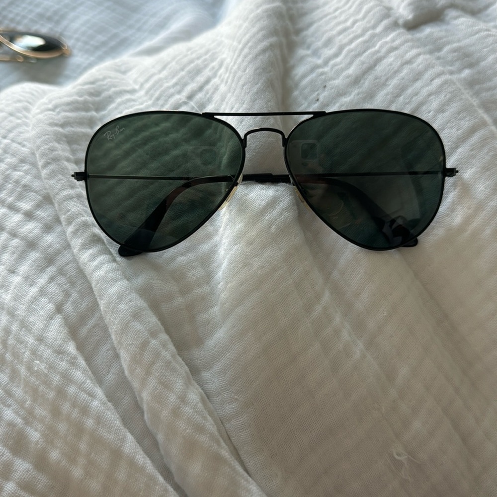 Ray-Ban Black Aviators